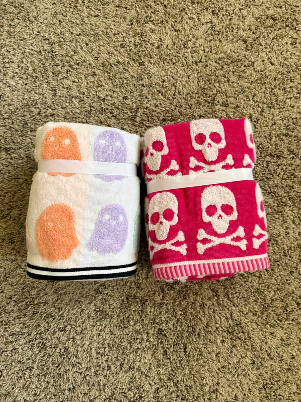 Caro Halloween Spooky Skull Pink Hand Towel + Pastel Ghost Print Towel Sets NWT - Picture 2 of 4